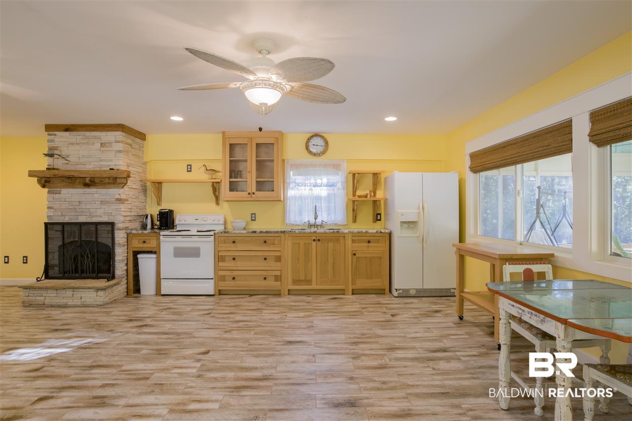 11064 Rosa Court Fairhope, AL 36532 - Photo 21 of 50 Cottage kitchen