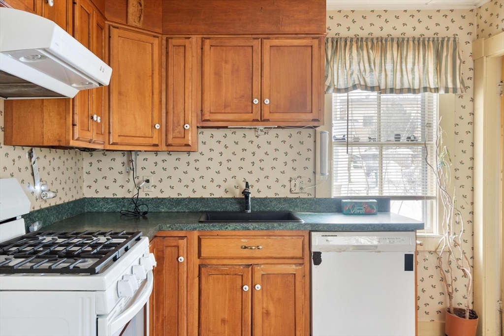 30 Breed Street Lynn, MA 01902 - Photo 18 of 40