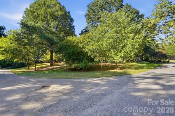 1677 Double Oaks Road Fort Mill, SC 29715 - Photo 9 of 41 Gallery Image 9