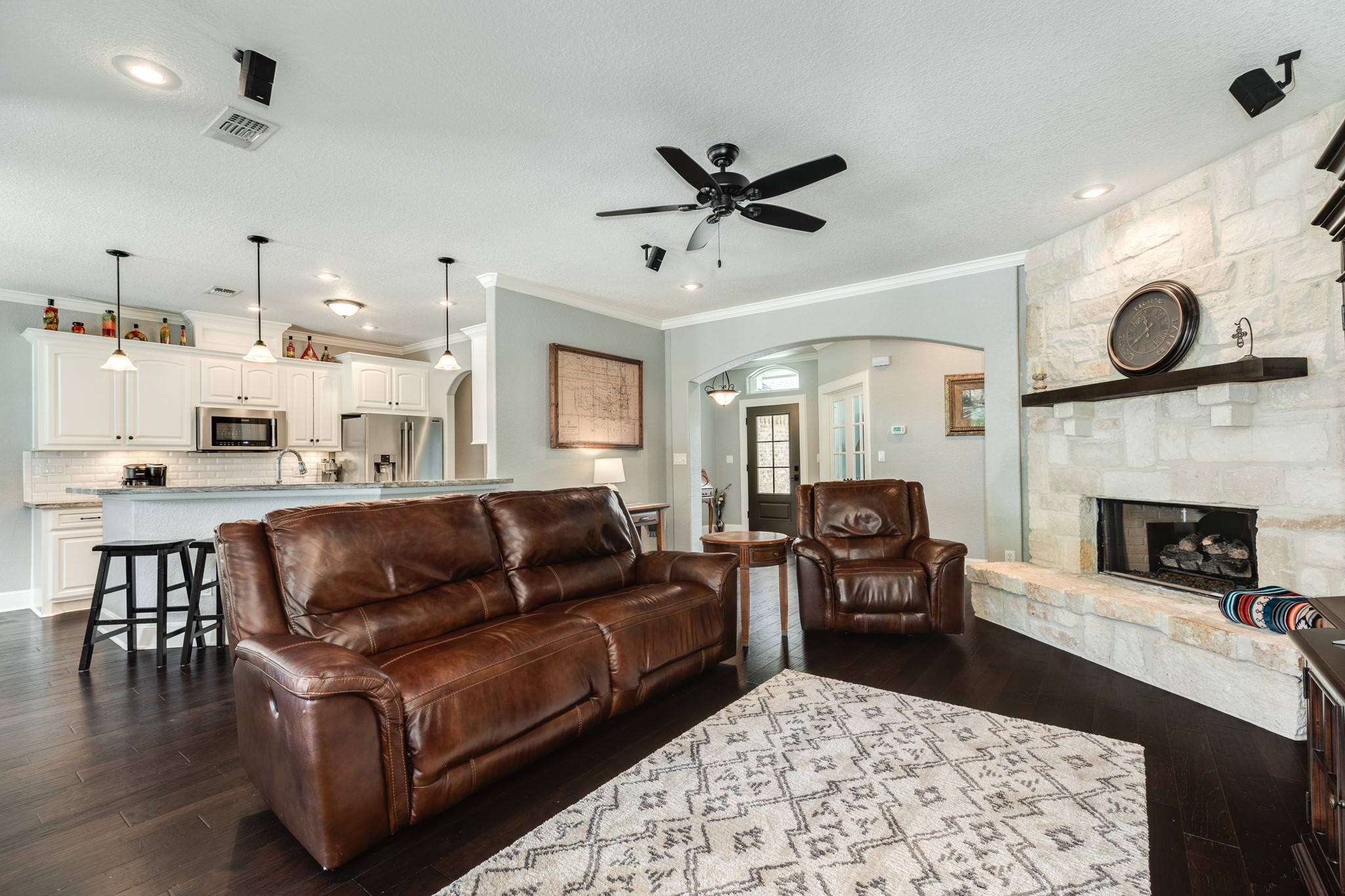 1208 Bronco Trail Angleton, TX 77515 - Photo 29 of 46