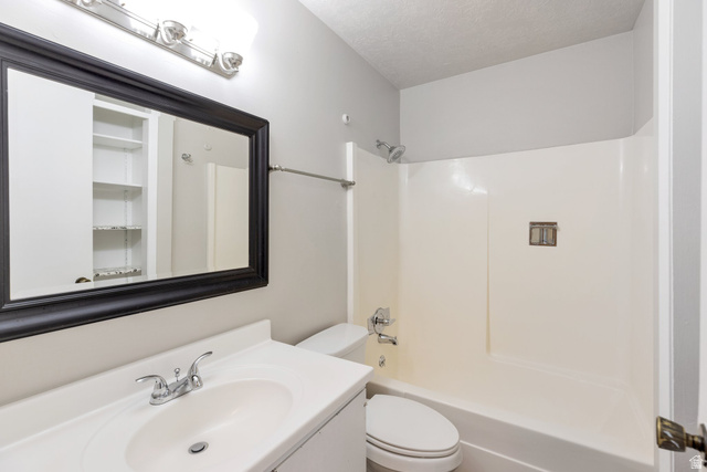 88 West 50 South, Unit J10 Centerville, UT 84014 - Photo 13 of 19 Bathroom