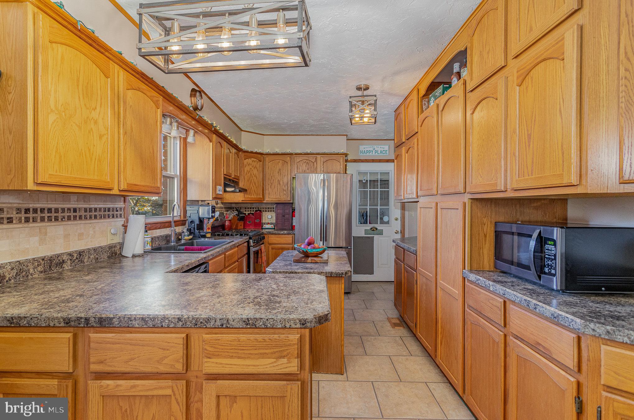 19 Summer Drive Gettysburg, PA 17325 - Photo 12 of 50 Kitchen