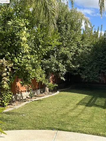 a view of outdoor space