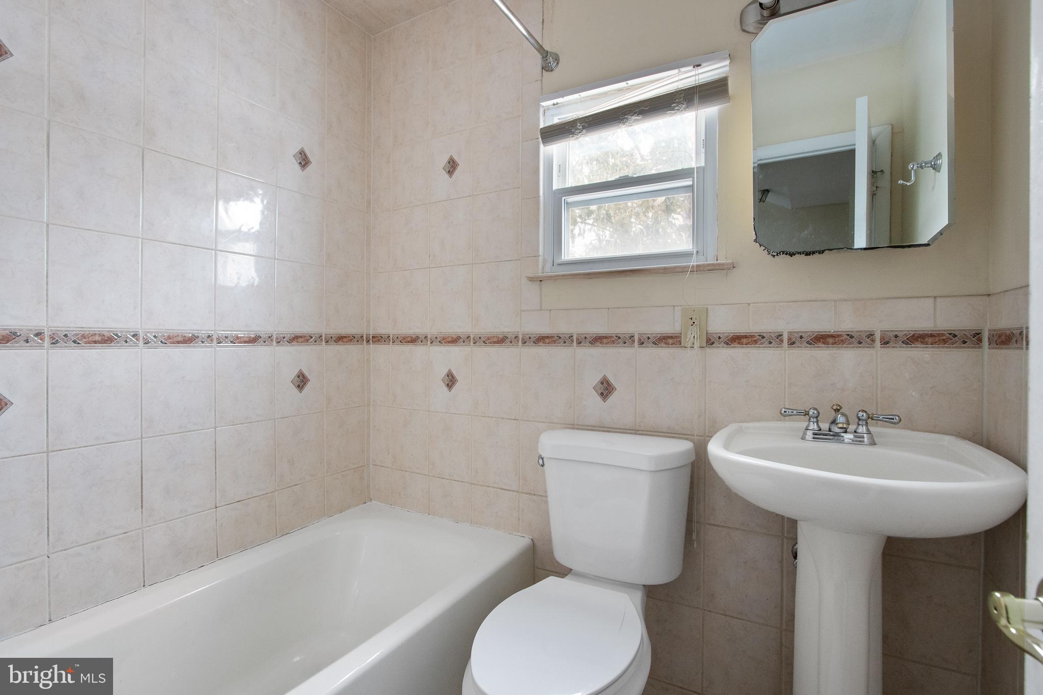 10821 Proctor Road Philadelphia, PA 19116 - Photo 8 of 26 Gallery Image 8