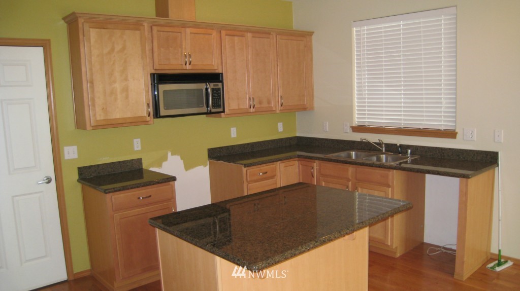 16311 1st Place West, Unit 21 Bothell, WA 98012 - Photo 2 of 13