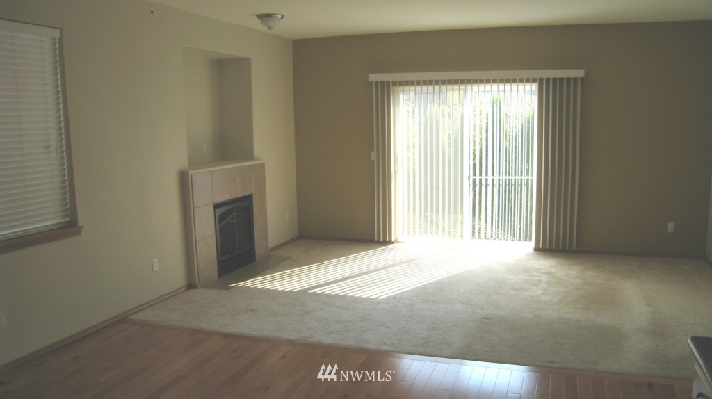 16311 1st Place West, Unit 21 Bothell, WA 98012 - Photo 3 of 13