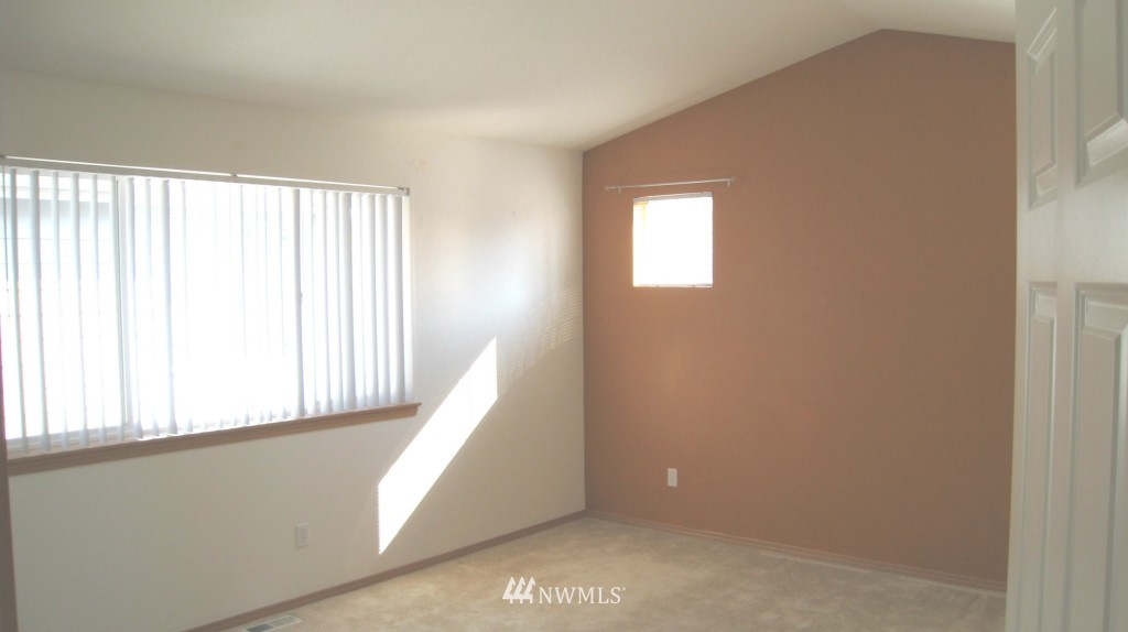 16311 1st Place West, Unit 21 Bothell, WA 98012 - Photo 8 of 13