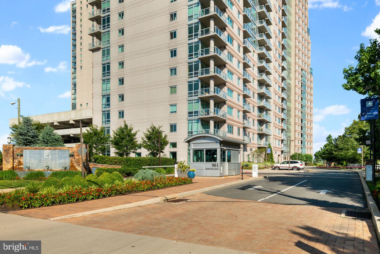 901 North Penn Street, Unit R1501 Philadelphia, PA 19123 - Photo 23 of 25 front view of a building