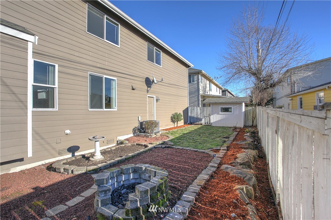4133 Northeast 9th Place Renton, WA 98059 - Photo 22 of 25