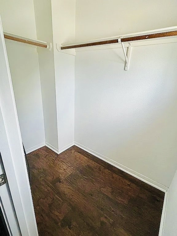 8606 Prima Street Houston, TX 77083 - Photo 22 of 32 Walk in closet