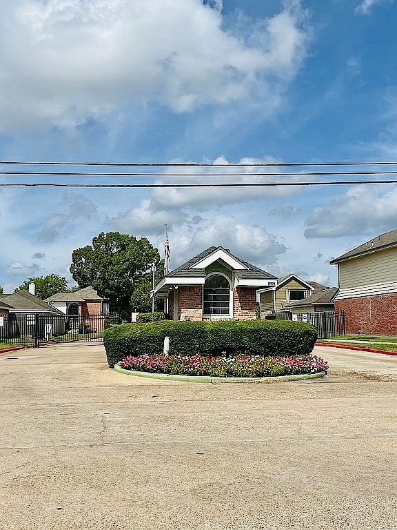 8606 Prima Street Houston, TX 77083 - Photo 30 of 32 Front of community