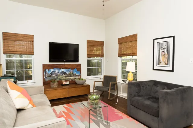 $3,595 | 2805 Lafayette Avenue, Austin, TX 78722