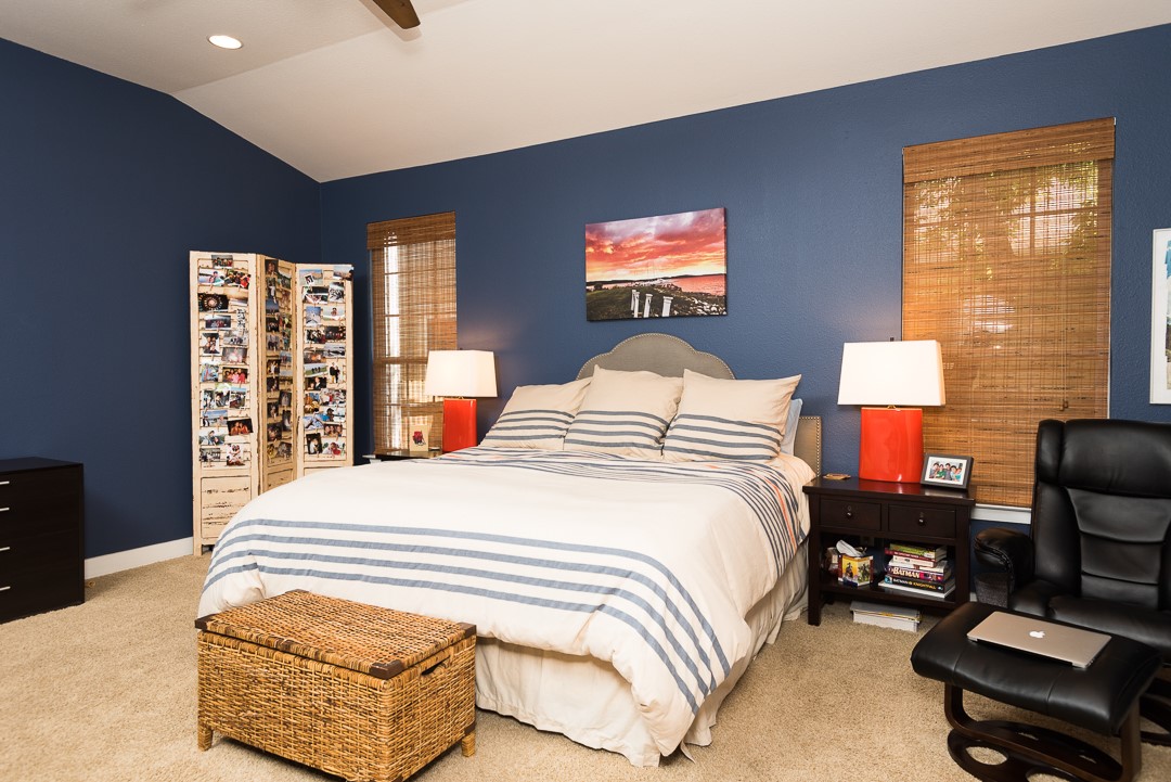 2805 Lafayette Avenue Austin, TX 78722 - Photo 17 of 23 Bedroom featuring carpet, lofted ceiling, and baseboards
