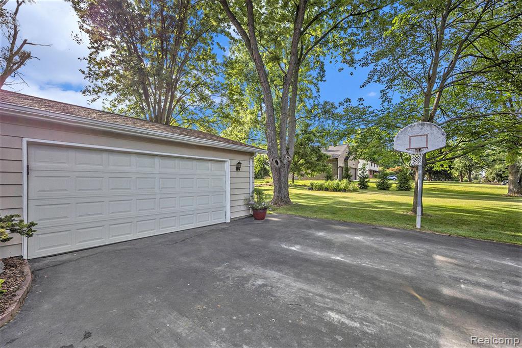 2930 Devondale Road Rochester Hills, MI 48309 - Photo 25 of 33