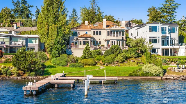 $8,900,000 | 4640 95th Avenue Northeast, Yarrow Point, WA 98004