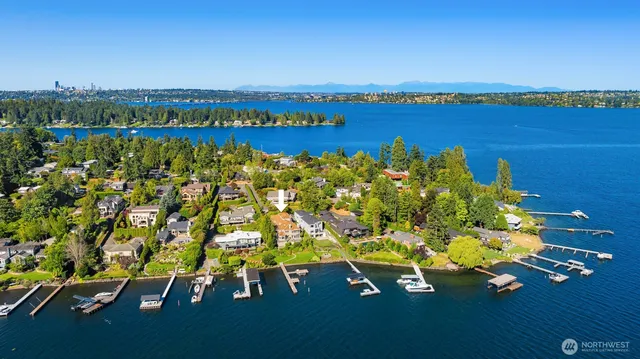 $8,900,000 | 4640 95th Avenue Northeast, Yarrow Point, WA 98004