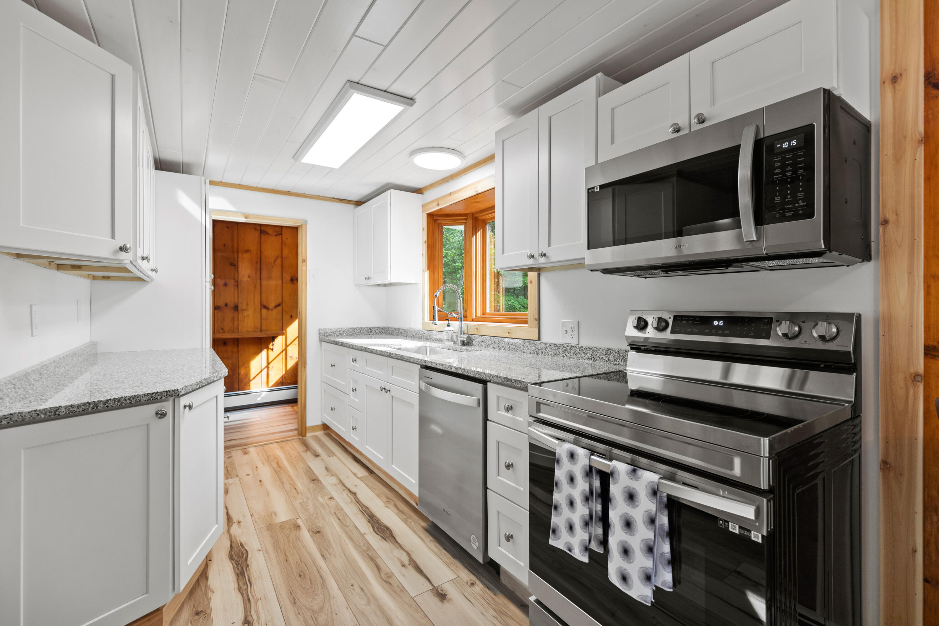 92 Kansas Road Naples, ME 04055 - Photo 4 of 45 92 Kansas Road Naples-011