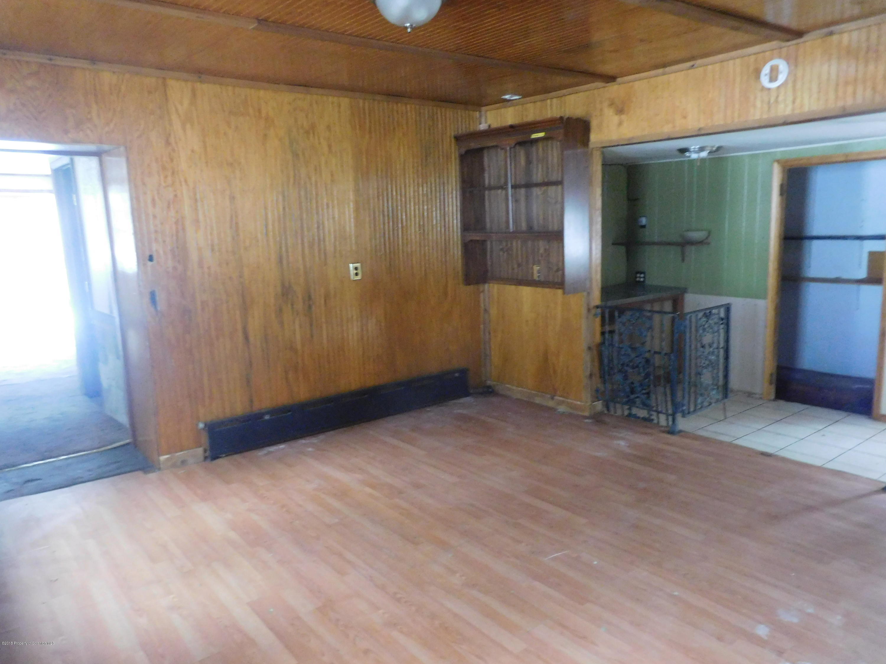 412 Foundry Road Moscow, PA 18444 - Photo 7 of 13 Gallery Image 7