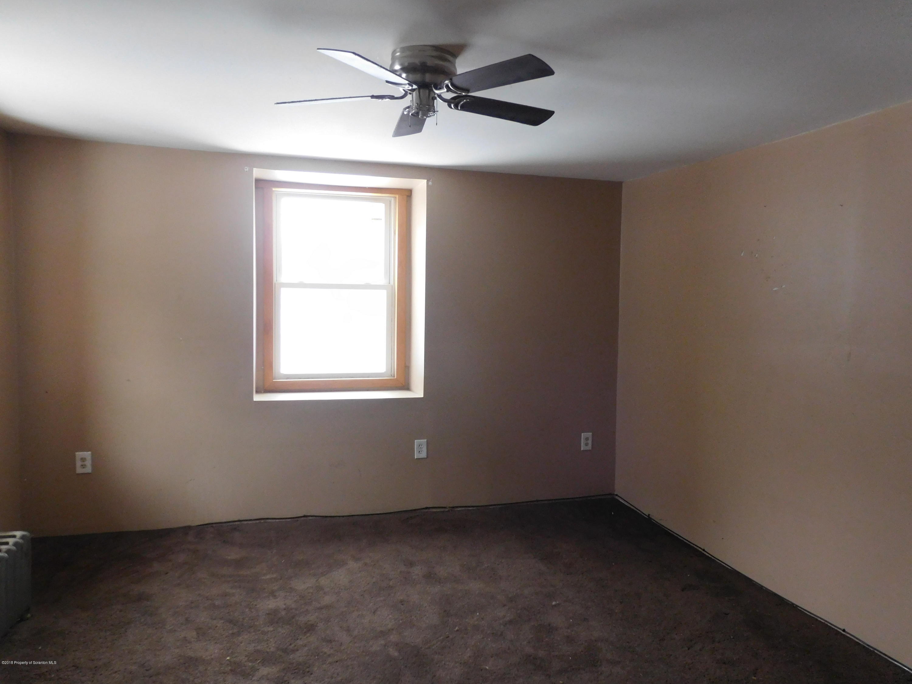 412 Foundry Road Moscow, PA 18444 - Photo 8 of 13 Gallery Image 8