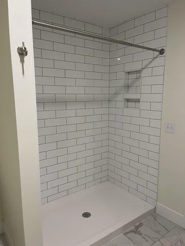 $3,200 | 15 Suffolk Road, Unit 1, Concord, NH 03303