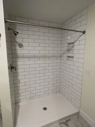 $3,200 | 15 Suffolk Road, Unit 1, Concord, NH 03303