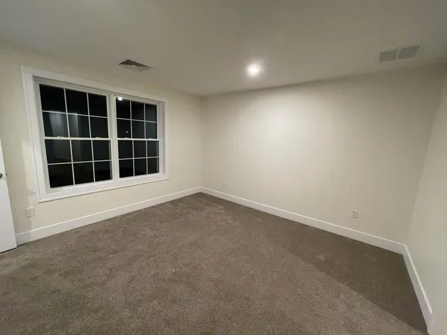 $3,200 | 15 Suffolk Road, Unit 1, Concord, NH 03303