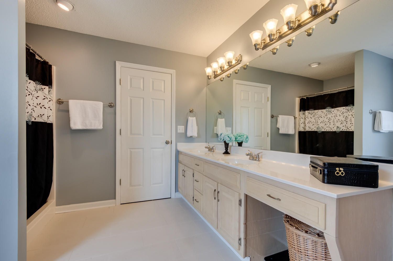 8631 Banner Elk Road Soddy Daisy, TN 37379 - Photo 14 of 28 Master Bath