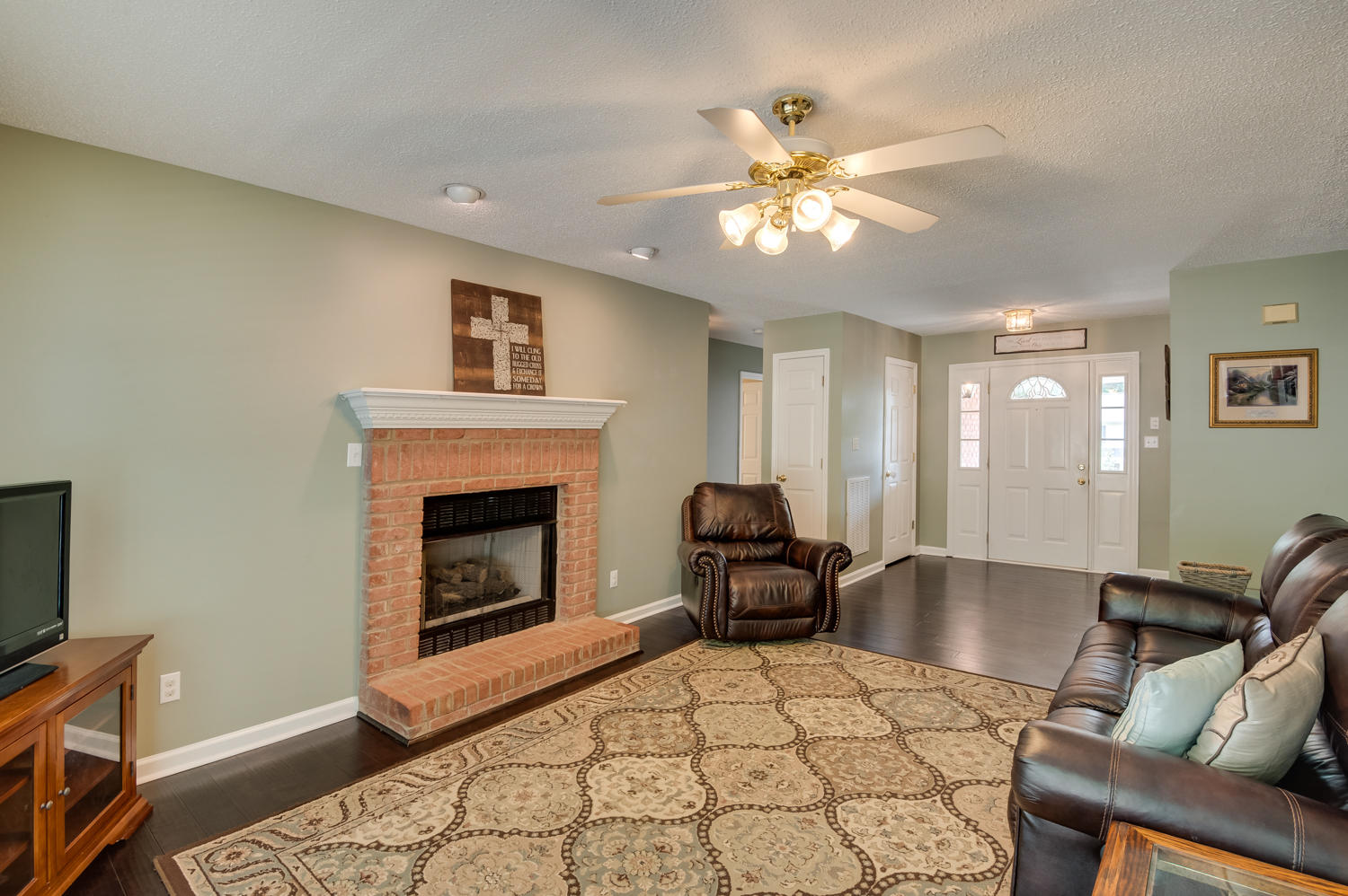 8631 Banner Elk Road Soddy Daisy, TN 37379 - Photo 5 of 28 Living Room