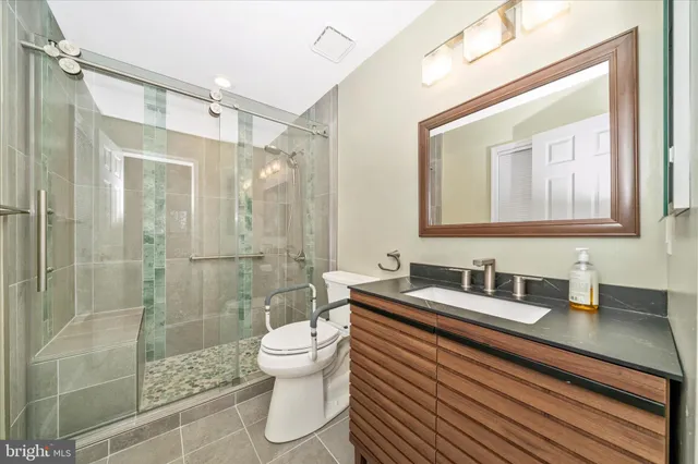 $425,000 | 15305 Diamond Cove Terrace, Unit 7C, Rockville, MD 20850