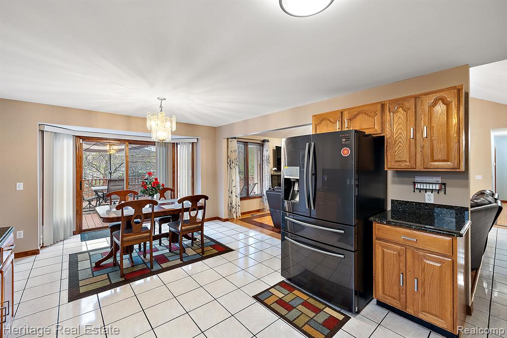 2926 Alexander Street Rochester Hills, MI 48309 - Photo 9 of 34