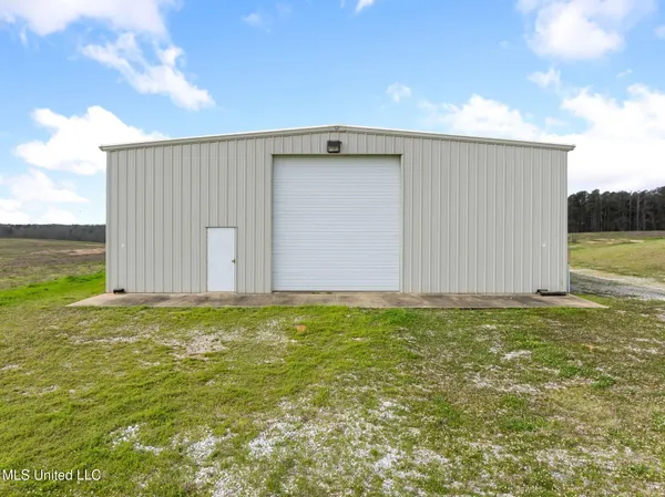 $1,200,000 | 300 Acres /- Highway, Mount Olive, MS 39119