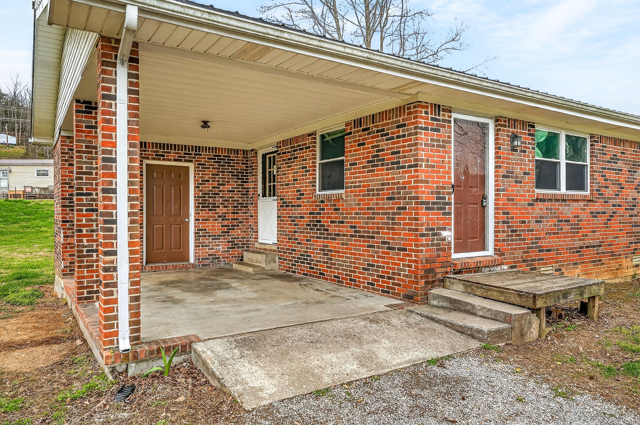 1105 Riverside Drive Celina, TN 38551 - Photo 3 of 20
