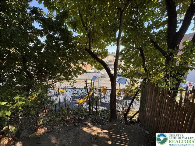 $2,250 | 35 North 5th Street, Easton, PA 18042