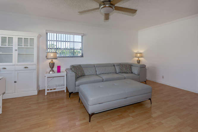 260 Northwest 19th Street, Unit 21 Boca Raton, FL 33432 - Photo 10 of 21 260 NW 19th St Boca Raton FL-small-012-0