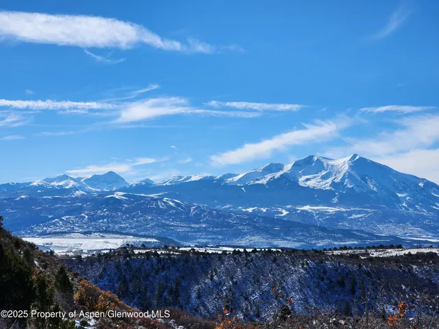 a view of a sky from a houses