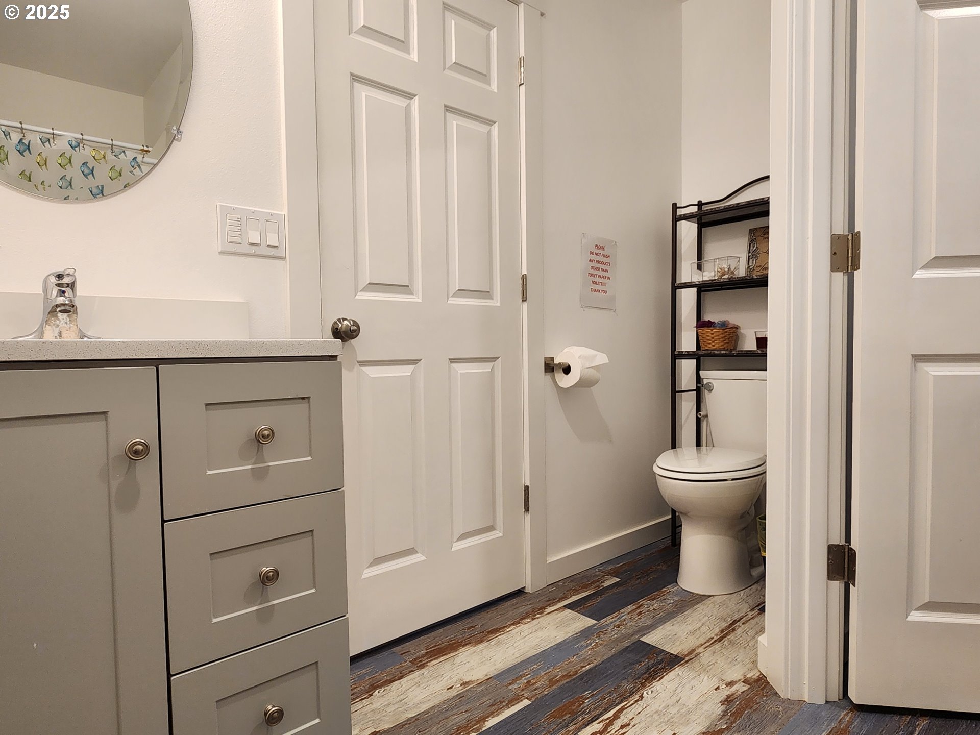 33050 Hillside Acres Road Gold Beach, OR 97444 - Photo 13 of 27 Attached Bathroom #1