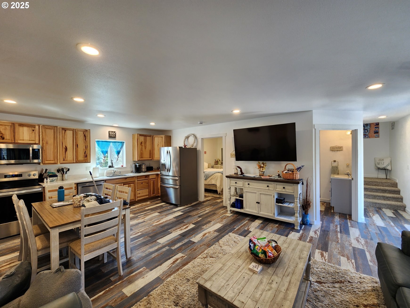 33050 Hillside Acres Road Gold Beach, OR 97444 - Photo 6 of 27 Kitchen/Living Room