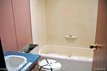 2601 South Moore Road Elkton, MI 48731 - Photo 5 of 13 2601MooreBath.jpg