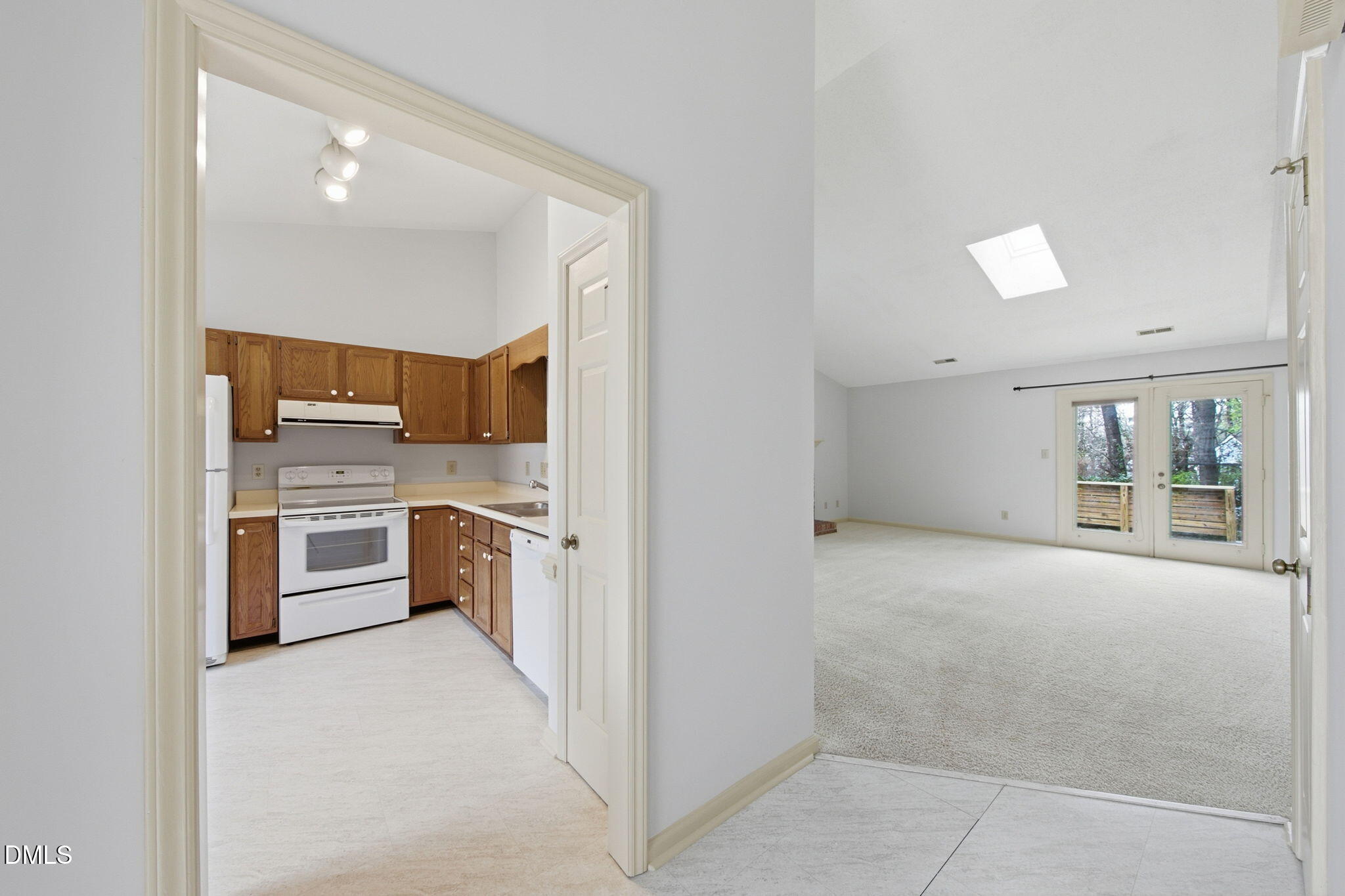 7-web-or-mls-1501 Ferncliff Cir-2606