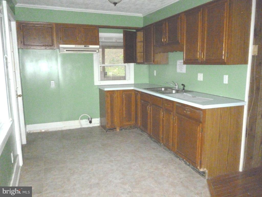 2375 Quarry Road Lebanon, PA 17046 - Photo 2 of 10 Gallery Image 2
