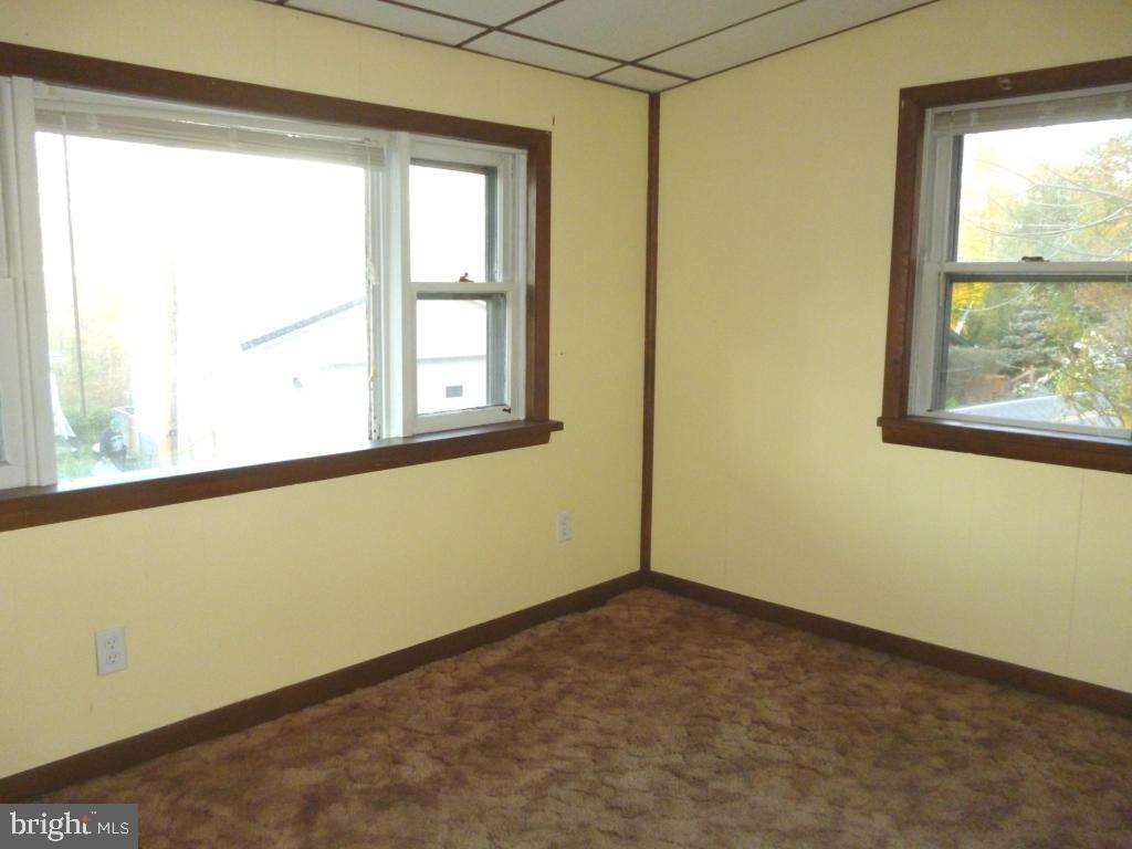 2375 Quarry Road Lebanon, PA 17046 - Photo 3 of 10 Gallery Image 3