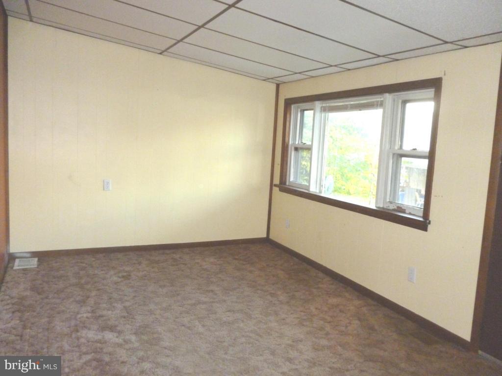 2375 Quarry Road Lebanon, PA 17046 - Photo 4 of 10 Gallery Image 4