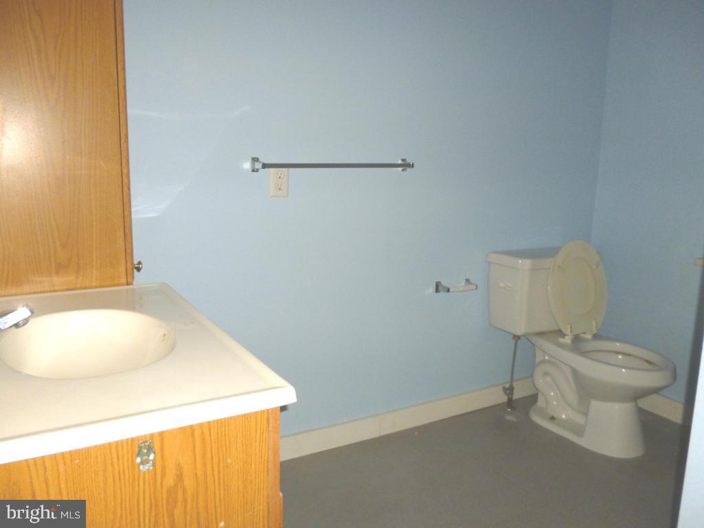 2375 Quarry Road Lebanon, PA 17046 - Photo 6 of 10 Gallery Image 6