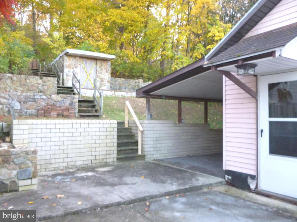 2375 Quarry Road Lebanon, PA 17046 - Photo 7 of 10 Gallery Image 7