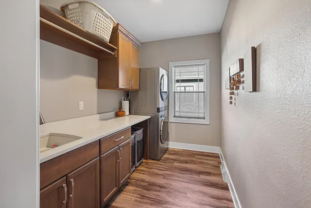 $659,900 | 7916 East Stone Rdg Drive, Lannon, WI 53046