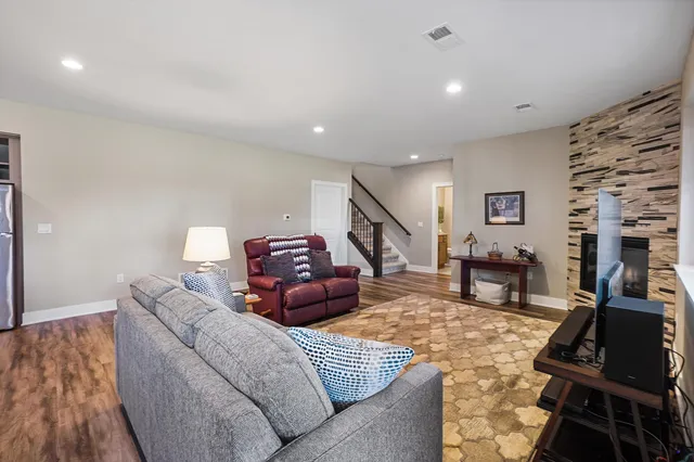 $659,900 | 7916 East Stone Rdg Drive, Lannon, WI 53046