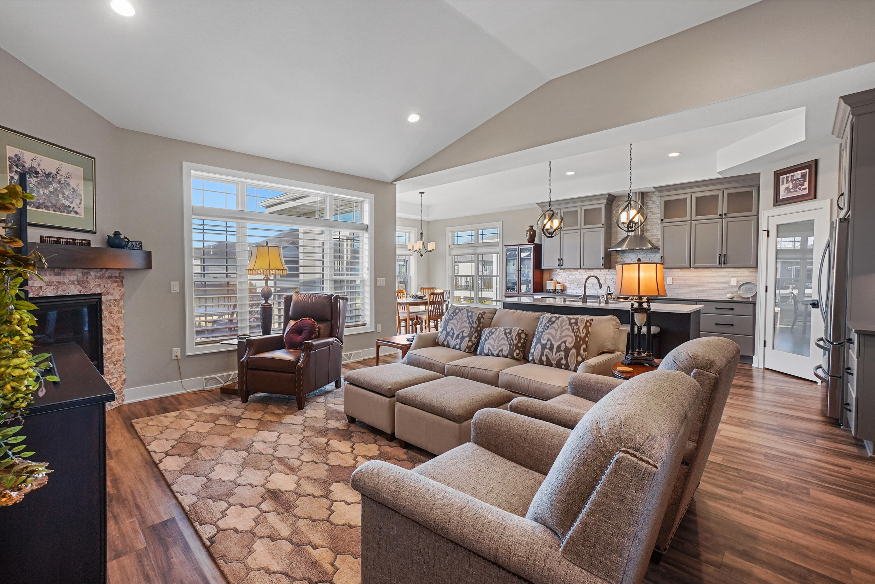 7916 East Stone Rdg Drive Lannon, WI 53046 - Photo 3 of 31 Great Room