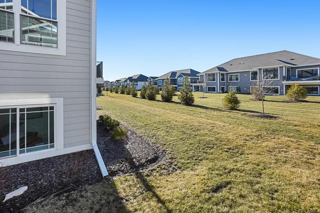 $659,900 | 7916 East Stone Rdg Drive, Lannon, WI 53046