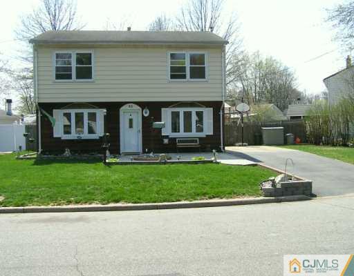 22 East Knollwood Road Edison, NJ 08817 - Photo 1 of 8 Gallery Image 1