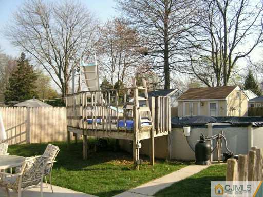 22 East Knollwood Road Edison, NJ 08817 - Photo 8 of 8 Gallery Image 8